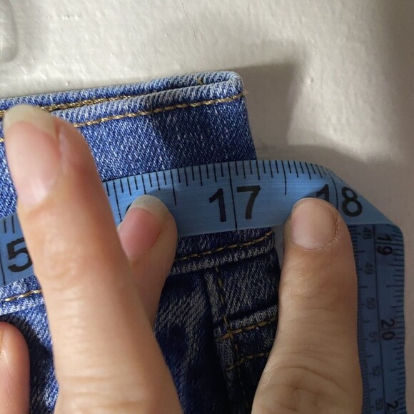 Old Navy Womens Sz 10 Distressed Boyfriend ankle jeans mid rise raw hem - Picture 11 of 15